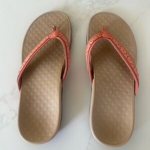 Women's Vionic Cassandra Coral Flip Flops